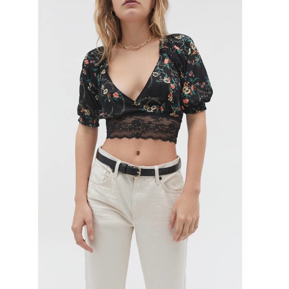 UO Samara Plunging Surplice Cropped Top - Picture 1 of 7